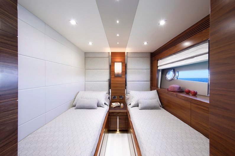 SUNSEEKER 68 SPORT YACHT photo by wayne chasan · all rights reserved · © www.chasan.com