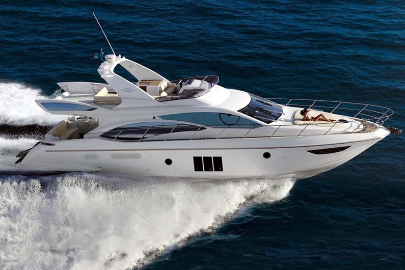 ENTDECKEN SIE UNSERE FLOTTE azimut 58 fly 01