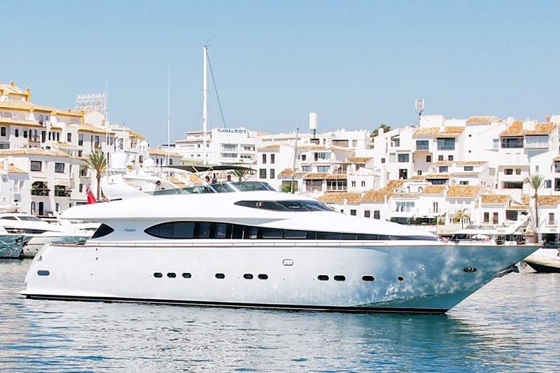 ENTDECKEN SIE UNSERE FLOTTE maiora 26 01