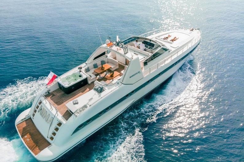 ENTDECKEN SIE UNSERE FLOTTE mangusta 80 01 (1)