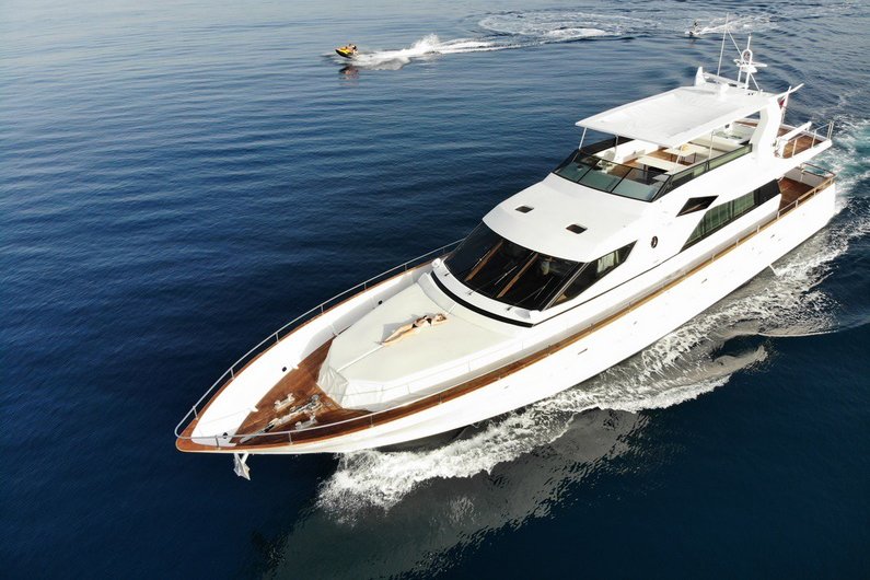 ENTDECKEN SIE UNSERE FLOTTE mefasa 90 01